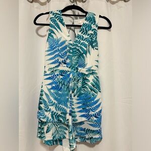 Open back leaves pattern romper